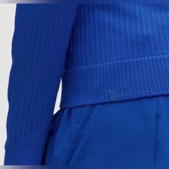 NWTs Lululemon athletica Blue Long Sleeve Top - Picture 4 of 10